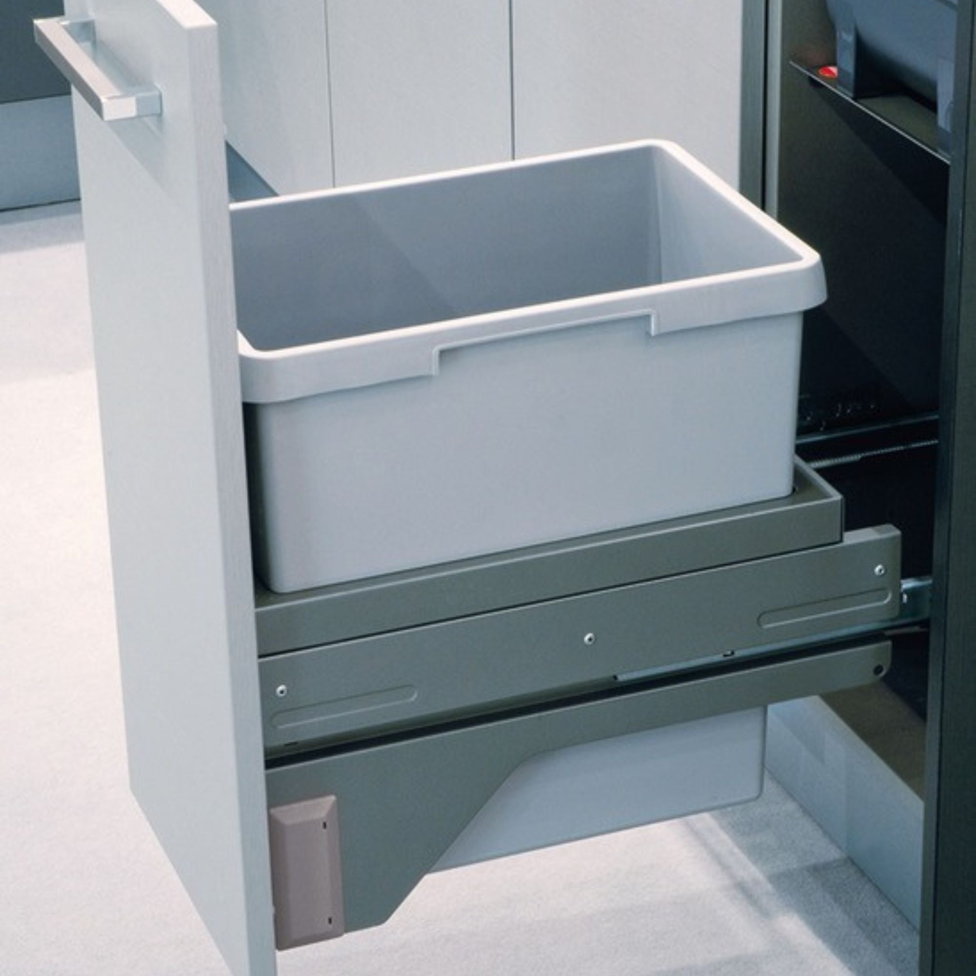 Hailo Euro Cargo S - Waste Bin Pull-Out